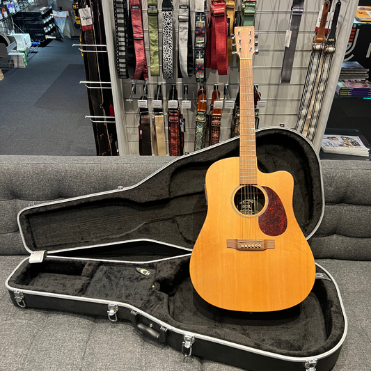 Martin DCX1KE Akustisk Gitar m/ Pickup (brukt)