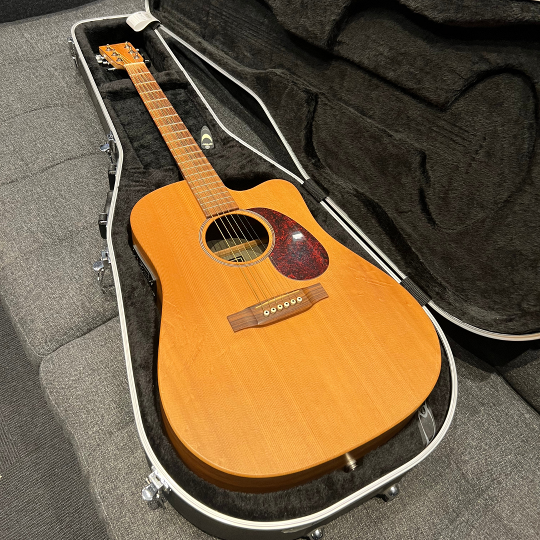 Martin DCX1KE Akustisk Gitar m/ Pickup (brukt)