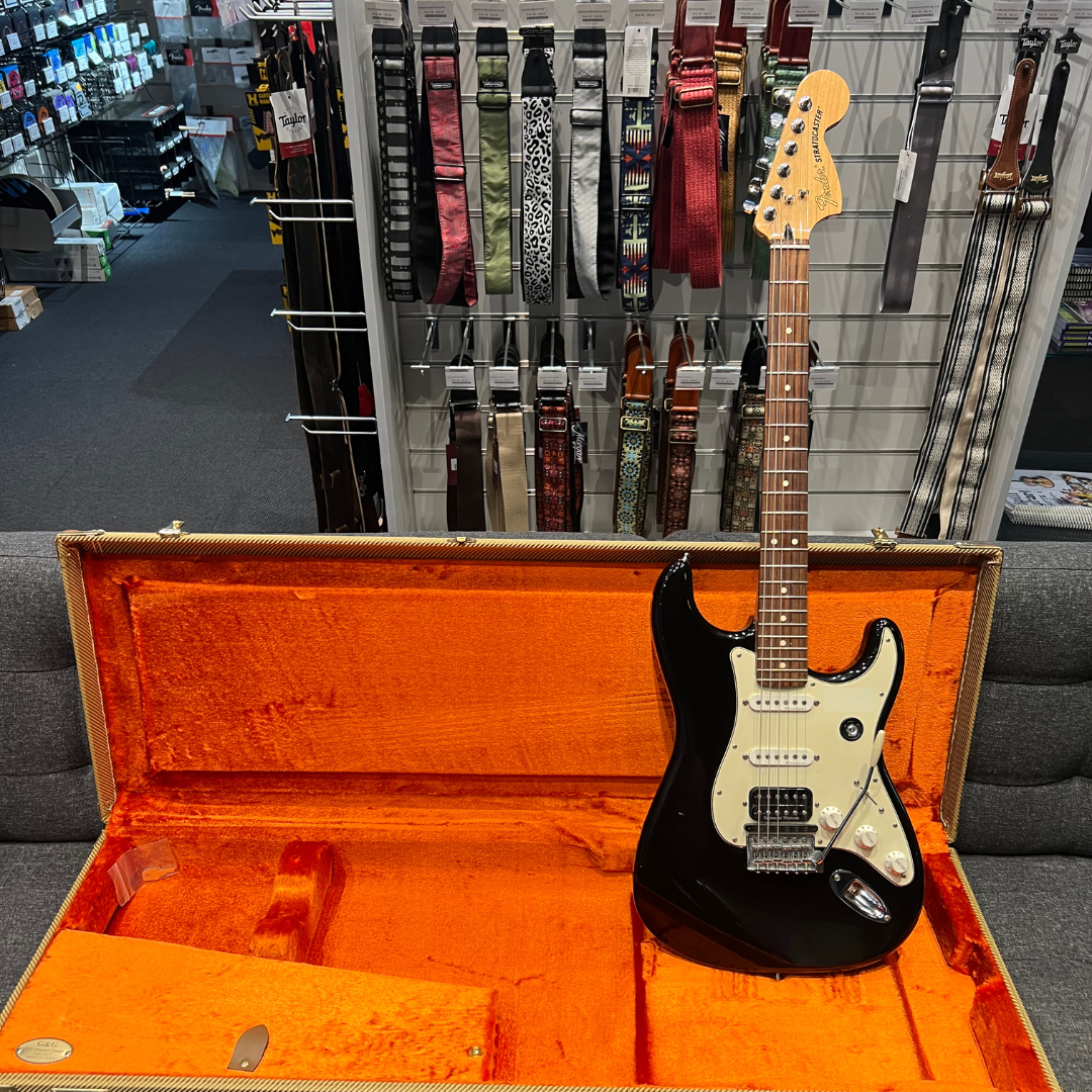 Fender Deluxe Stratocaster HSS med Fishman TriplePlay (brukt)