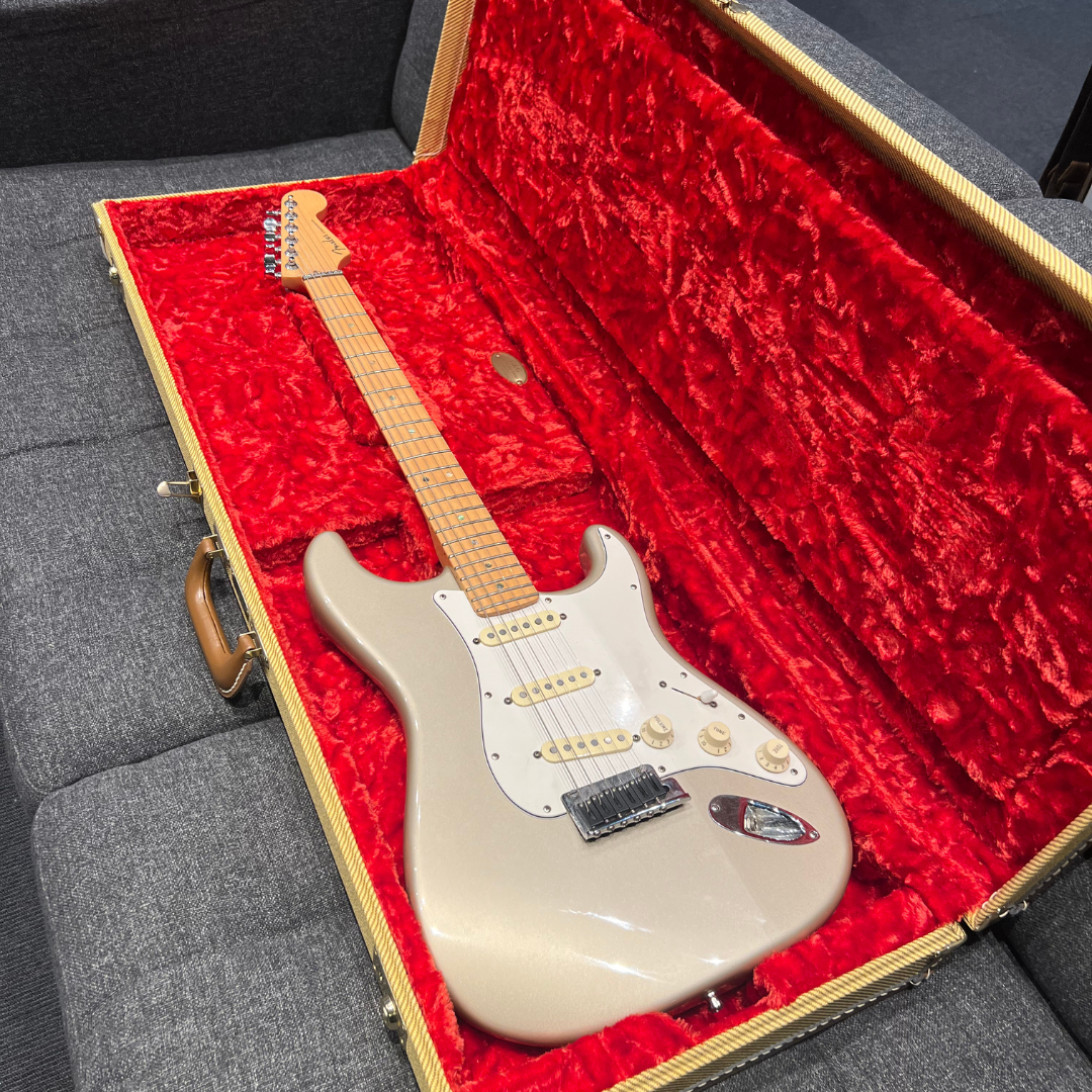 Fender Stratocaster American DLX Shoreline Gold (brukt)
